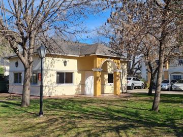 PROPIEDAD A  LA VENTA EN ARCOS DEL OESTE
