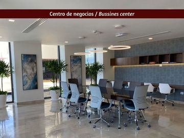 Condominio de lujo frente a marina, vistas al campo de golf y reserva natural. A