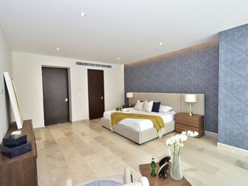 Condominio de lujo frente a marina, vistas al campo de golf y reserva natural. A