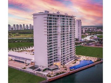 Condominio de lujo frente a marina, vistas al campo de golf y reserva natural. A