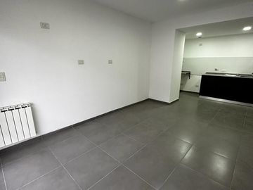 DEPARTAMENTO DE TRES AMBIENTES EN ADROGUE