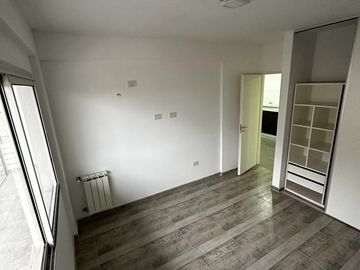 DEPARTAMENTO DE TRES AMBIENTES EN ADROGUE