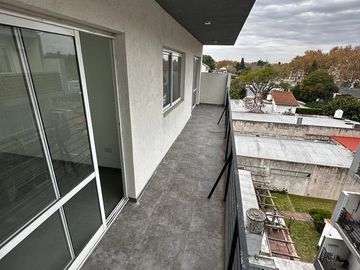 DEPARTAMENTO DE TRES AMBIENTES EN ADROGUE