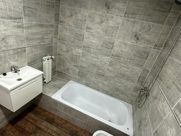 DEPARTAMENTO DE TRES AMBIENTES EN ADROGUE