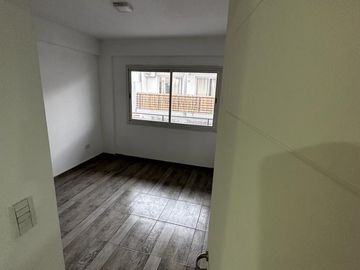 DEPARTAMENTO DE TRES AMBIENTES EN ADROGUE