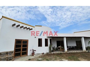 🌿 ¡Exclusivo Fundo Santa Apolonia en Venta – Moche, Trujillo! 🏡

Vive la experiencia de un refugio natural con modernas comodidades en una de las me
