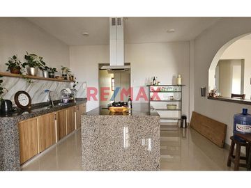 🌿 ¡Exclusivo Fundo Santa Apolonia en Venta – Moche, Trujillo! 🏡

Vive la experiencia de un refugio natural con modernas comodidades en una de las me