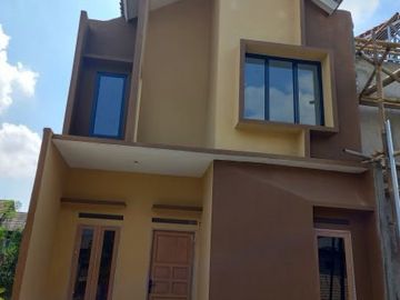Rumah 2 lantai harga 1 lantai termurah seCiomas Bogor