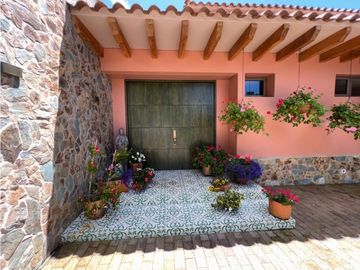 CASA CAMPESTRE  EN LLANOGRANDE