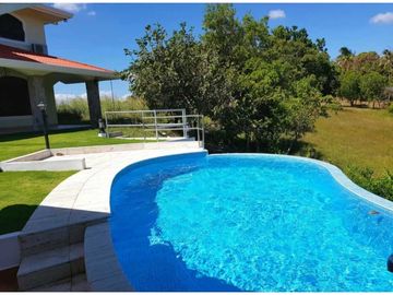 VENDO CASA EN SAN CARLOS