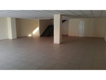 Galera en venta Las Americas