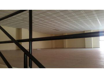 Galera en venta Las Americas