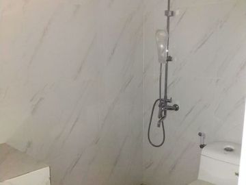 Rumah mewah 2 lt ada pool siap huni di Cipedak Jak Sel