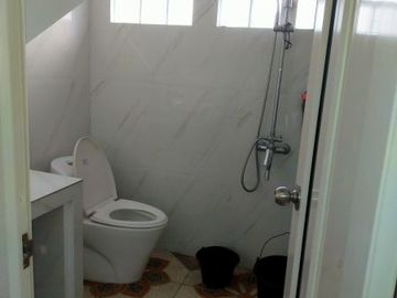 Rumah mewah 2 lt ada pool siap huni di Cipedak Jak Sel