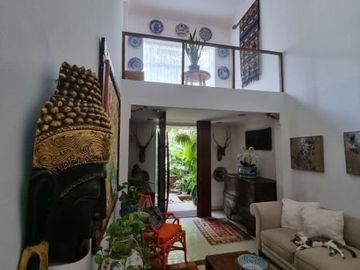 Ruamh 2 lantai dalam komplek graha megapolitan cinere