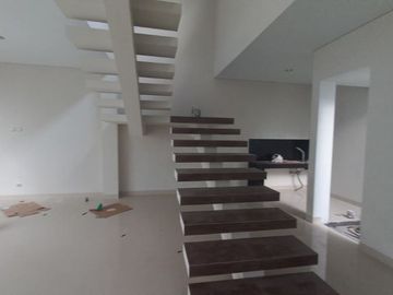 VILLA TERBARU SUPER MEWAH ALA UBUD BALI KELAS BINTANG 5 DI JOGJA DEKAT MALIOBORO