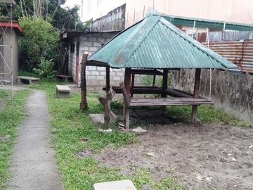 Semi-Furnished House for rent with 4 bedroom in Angeles City