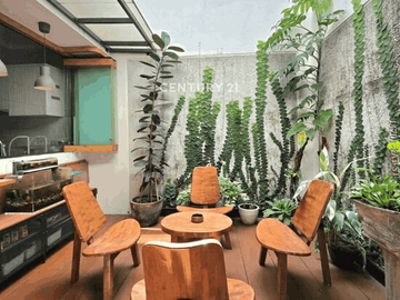 Dijual Rumah Siap Huni  Kondisi Terawat Di Discovery Bintaro