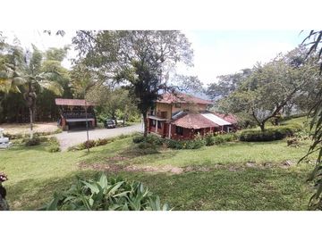 VENTA DE FINCA PEQUEÑA EN SALENTO, QUINDO, COLOMBIA