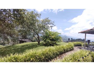 VENTA DE FINCA PEQUEÑA EN SALENTO, QUINDO, COLOMBIA