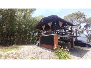 VENTA DE FINCA PEQUEÑA EN SALENTO, QUINDO, COLOMBIA