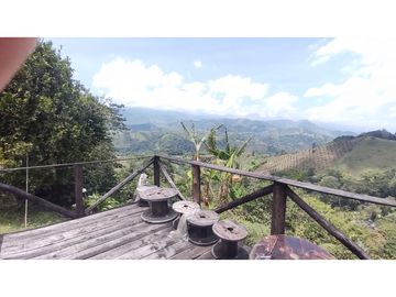 VENTA DE FINCA PEQUEÑA EN SALENTO, QUINDO, COLOMBIA