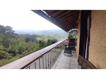 VENTA DE FINCA PEQUEÑA EN SALENTO, QUINDO, COLOMBIA