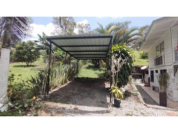 VENTA DE FINCA PEQUEÑA EN SALENTO, QUINDO, COLOMBIA