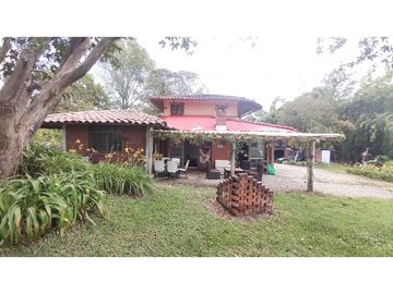 VENTA DE FINCA PEQUEÑA EN SALENTO, QUINDO, COLOMBIA