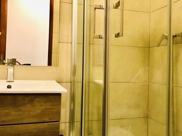 Departamento en Venta en Metro Los Dominicos - 3 estacionamientos