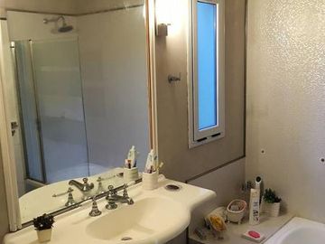 Exclusiva Casa-Quinta con Pileta - Gran parque - 3 amb!! Barrio 4 Robles