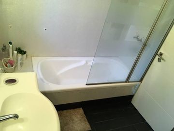 Exclusiva Casa-Quinta con Pileta - Gran parque - 3 amb!! Barrio 4 Robles