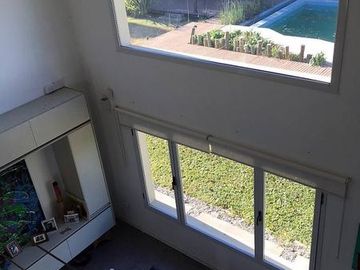 Exclusiva Casa-Quinta con Pileta - Gran parque - 3 amb!! Barrio 4 Robles