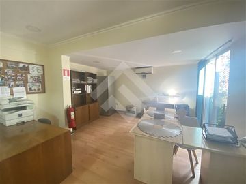 Oficina en Venta en Las Hualtatas Rafael Maluenda