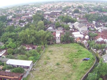 Siap Bangun, Tanah Kavling SHMP di Jakal; Mobil Simpangan