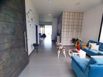 Venta de Casa Campestre en Floridablanca - C.R. Guadalquivir. Cod V5983