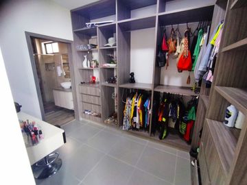 Venta de Casa Campestre en Floridablanca - C.R. Guadalquivir. Cod V5983