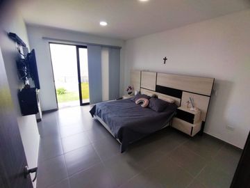 Venta de Casa Campestre en Floridablanca - C.R. Guadalquivir. Cod V5983