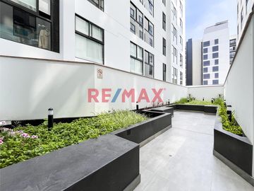 Se Vende Lindo Dpto Nuevo En El Corazon De Miraflores                                                 Av. Benavides Cdra 7