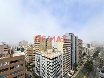 Se Vende Lindo Dpto Nuevo En El Corazon De Miraflores                                                 Av. Benavides Cdra 7