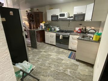 casa en venta en barrio granada. Cod V408433
