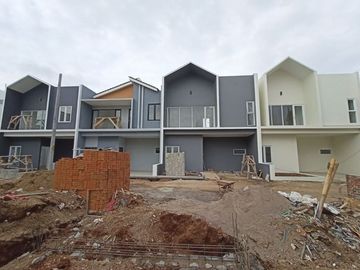 Rumah Baru 2 lantai di Cimahi Dekat SMAN 1 Ngamprah