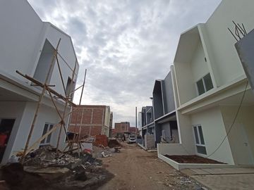 Rumah Baru 2 lantai di Cimahi Dekat SMAN 1 Ngamprah