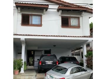 Venta de duplex en La Alameda GTA