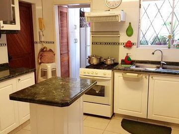 Concón, Vista Al Mar, 5 Dormitorios, Estar, Quincho Cerrado