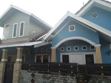 Houses in Moncok Karya housing complex