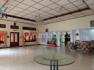Rumah Klasik Bisa Untuk Guest House Atau Klinik Di Kepatihan Kulon