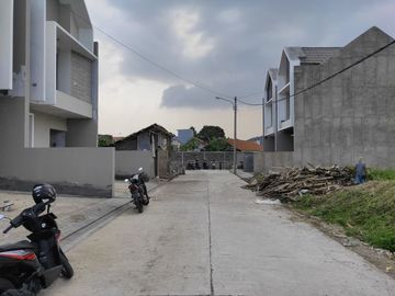 rumah baru 2 lantai modern bagus Batununggal Bandung
