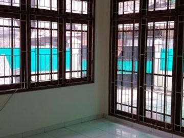 Disewakan Rumah Di Jl.Bambu Kuning Jakarta Barat