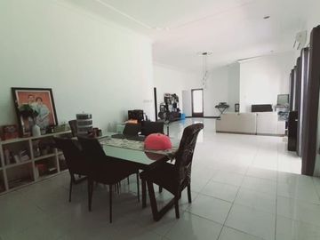 Rumah di Kertajaya Indah Dekat Galaxy Mall Siap Huni Murah